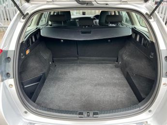 Toyota Auris VVT-I ICON TOURING SPORTS TSS