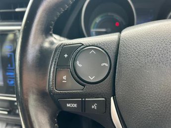 Toyota Auris VVT-I ICON TOURING SPORTS TSS