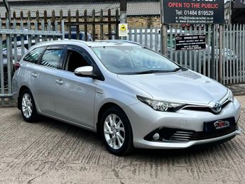 Toyota Auris VVT-I ICON TOURING SPORTS TSS