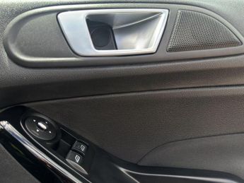 Ford Fiesta 1.0 Zetec Euro 5 (s/s) 5dr