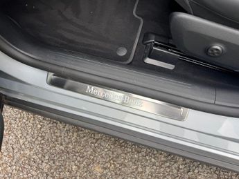 Mercedes-Benz EQE EQE 300 Exclusive Luxury Auto Electric 89 KWH PAN ROOF/HEADS-UP/