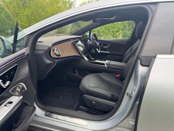 Mercedes-Benz EQE EQE 300 Exclusive Luxury Auto Electric 89 KWH PAN ROOF/HEADS-UP/