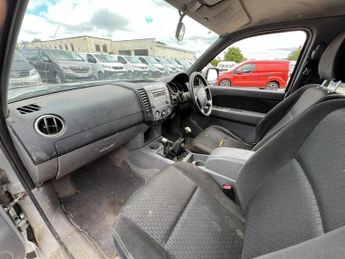Ford Ranger Thunder | 2.5 LT | AC | 4WD | NO VAT
