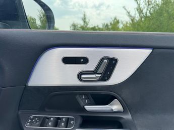 Mercedes-Benz EQA EQA 250+ AMG Line Premium Plus Auto Electric 70 KWH PAN ROOF/HEA