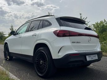 Mercedes-Benz EQA EQA 250+ AMG Line Premium Plus Auto Electric 70 KWH PAN ROOF/HEA