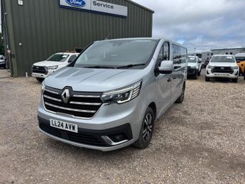 Renault Trafic Crew Cab AUTO LWB L2H1 Low Roof Sport LL30 Air Con Alloys Sensor