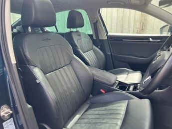 Skoda Superb 2.0 TDI Laurin & Klement Hatchback 5dr Diesel DSG Auto 6Spd Euro