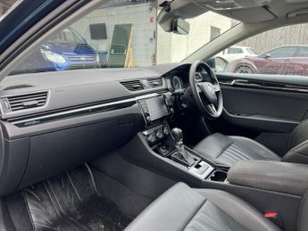 Skoda Superb 2.0 TDI Laurin & Klement Hatchback 5dr Diesel DSG Auto 6Spd Euro