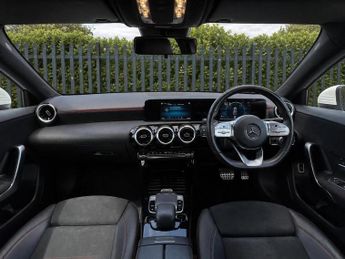 Mercedes-Benz A Class 2.0 A250 AMG Line 7G-DCT Euro 6 (s/s) 4dr