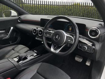 Mercedes-Benz A Class 2.0 A250 AMG Line 7G-DCT Euro 6 (s/s) 4dr