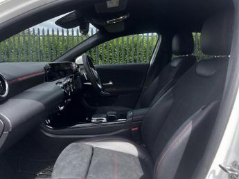 Mercedes-Benz A Class 2.0 A250 AMG Line 7G-DCT Euro 6 (s/s) 4dr