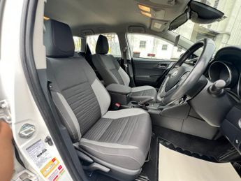 Toyota Auris VVT-I ICON TECH TOURING SPORTS