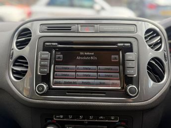 Volkswagen Tiguan 2.0 TDI BlueMotion Tech SE SUV 5dr Diesel DSG 4WD