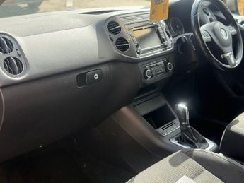 Volkswagen Tiguan 2.0 TDI BlueMotion Tech SE SUV 5dr Diesel DSG 4WD