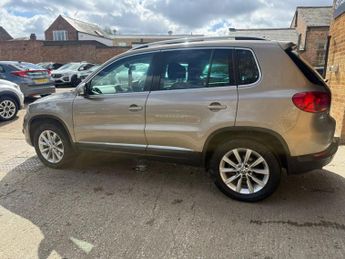 Volkswagen Tiguan 2.0 TDI BlueMotion Tech SE SUV 5dr Diesel DSG 4WD