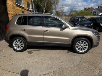 Volkswagen Tiguan 2.0 TDI BlueMotion Tech SE SUV 5dr Diesel DSG 4WD