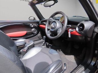 Mini Convertible 1.6 Cooper Auto Euro 6 2dr