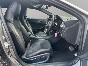 Mercedes-Benz GLA 2.1 GLA220 CDI AMG Line 7G-DCT 4MATIC Euro 6 (s/s) 5dr