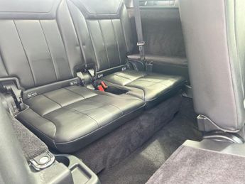 Land Rover Discovery 3.0 SD V6 Landmark Edition Auto 4WD Euro 6 (s/s) 5dr
