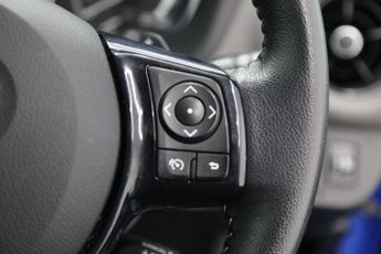 Toyota Yaris 1.5 VVT-i Icon CVT Euro 6 5dr