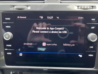 Volkswagen Golf 35.8kWh e-Golf Auto 5dr