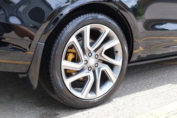 Land Rover Discovery 2023 R-DYNAMIC SE MHEV rear seat conversion deployable side step