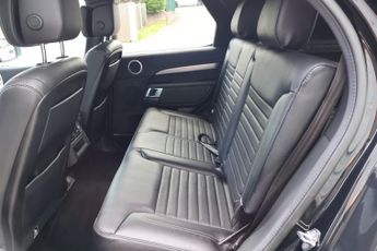 Land Rover Discovery 2023 R-DYNAMIC SE MHEV rear seat conversion deployable side step
