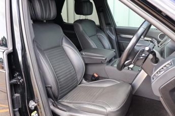 Land Rover Discovery 2023 R-DYNAMIC SE MHEV rear seat conversion deployable side step
