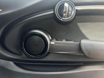 Mini Hatch 1.5 Cooper Auto Euro 6 (s/s) 3dr