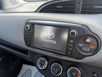 Toyota Yaris 1.33 Dual VVT-i Icon Multidrive S Euro 5 5dr Euro 5