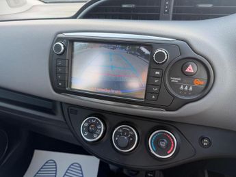 Toyota Yaris 1.33 Dual VVT-i Icon Multidrive S Euro 5 5dr Euro 5