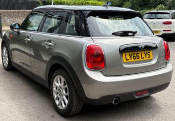 Mini Hatch Cooper 1.5 Petrol Automatic Pepper / Media XL 5 door + SAT NAV +