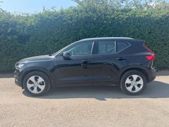 Volvo XC40 2.0 D3 Momentum SUV 5dr Diesel Auto Euro 6 (s/s) (150 ps)