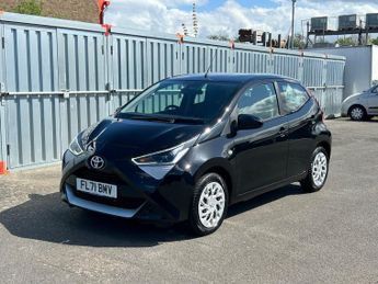 Toyota AYGO VVT-I X-PLAY TSS 1 OWNER IDEAL FIRST CAR