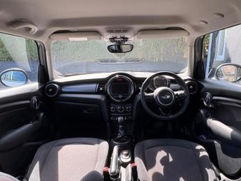 Mini Hatch Cooper 1.5 Petrol Automatic Pepper / Media 5 door - DEPOSIT TAKE