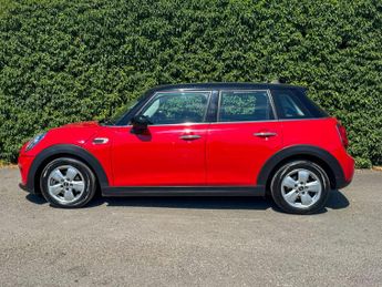 Mini Hatch 1.5 Cooper Classic Hatchback 5dr Petrol Steptronic