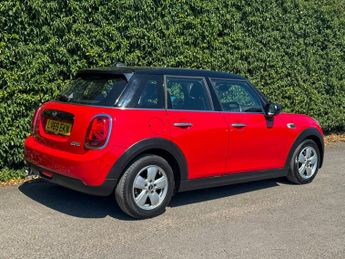 Mini Hatch 1.5 Cooper Classic Hatchback 5dr Petrol Steptronic
