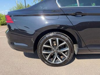 Volkswagen Passat 2.0 TDI EVO SEL Saloon 4dr Diesel DSG Euro 6 (s/s) (150 ps)