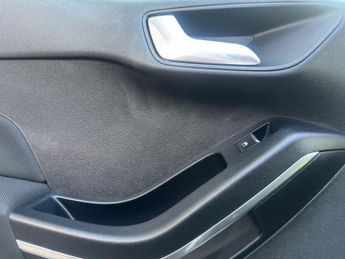 Ford Fiesta 1.0T EcoBoost Titanium Euro 6 (s/s) 5dr