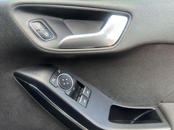 Ford Fiesta 1.0T EcoBoost Titanium Euro 6 (s/s) 5dr
