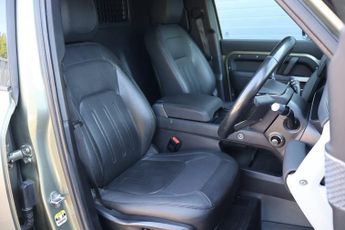 Land Rover Defender 110 D250 HARD TOP SE MHEV styled by Seeker BIG SPEC