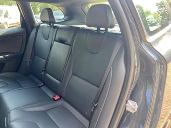 Volvo XC60 2.0 D4 R-Design Lux Nav Auto Euro 6 (s/s) 5dr