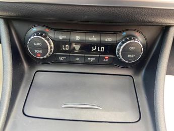 Mercedes-Benz GLA 2.1 GLA220d AMG Line (Premium Plus) 7G-DCT 4MATIC Euro 6 (s/s) 5