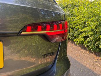 Audi A4 2.0 TFSI 40 Black Edition Estate 5dr Petrol S Tronic Euro 6 (s/s