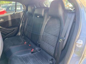 Mercedes-Benz GLA 2.0 GLA250 AMG Line (Premium Plus) 7G-DCT 4MATIC Euro 6 (s/s) 5d