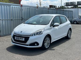 Peugeot 208 S/S SIGNATURE APPLE CARPLAY 14,000 MILES REAR PARKING SENSORS
