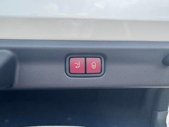 Mercedes-Benz EQE EQE 300 AMG Line Premium Auto Electric 89 KWH Battery PAN ROOF/V