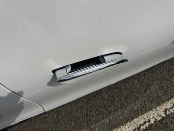 Mercedes-Benz EQE EQE 300 AMG Line Premium Auto Electric 89 KWH Battery PAN ROOF/V