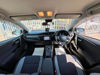 Toyota Auris VVT-I ICON TECH TOURING SPORTS
