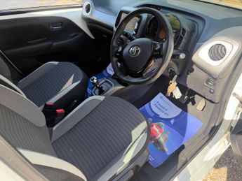 Toyota Aygo 1.0 VVT-i x-play x-shift Euro 6 5dr